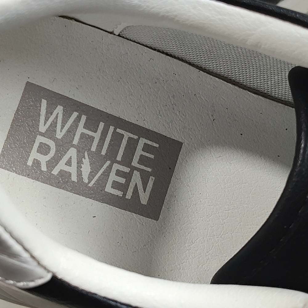 Stylish Black and White Women's Sneakers - Picture 5 of 14